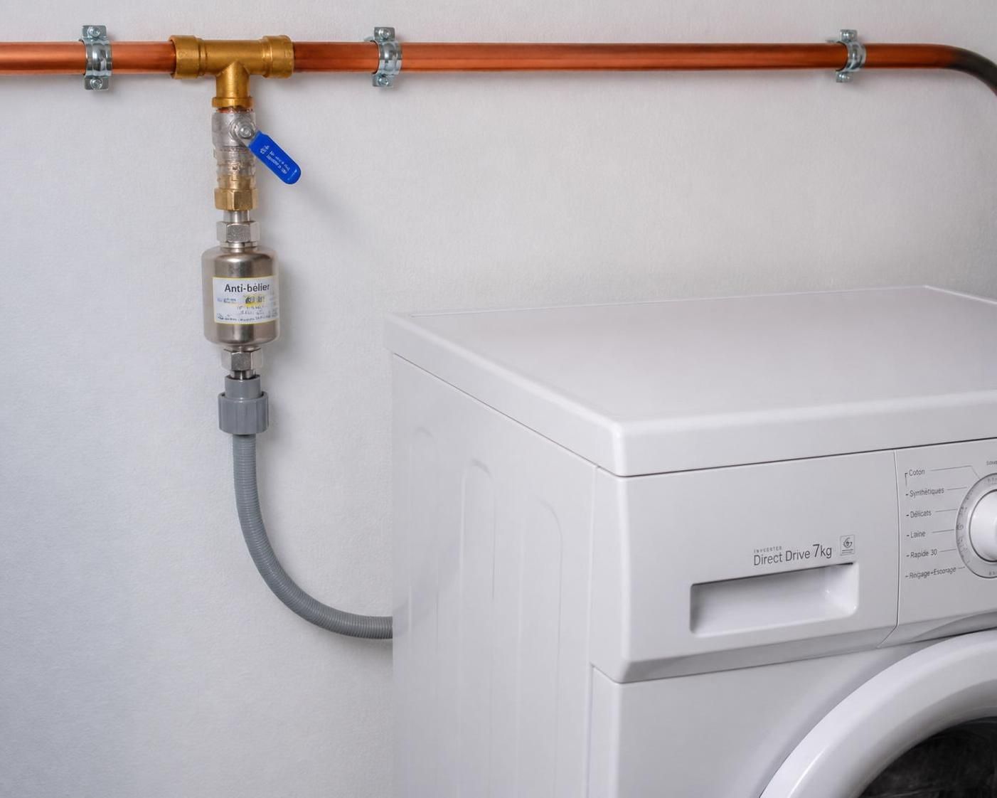 découvrez les causes courantes du coup de bélier sur votre machine à laver et trouvez des solutions efficaces pour éviter les dommages et prolonger sa durée de vie.